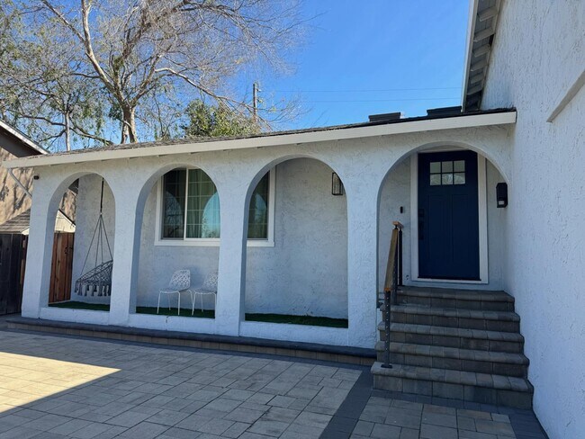 Foto del edificio - 5868 Lean Way