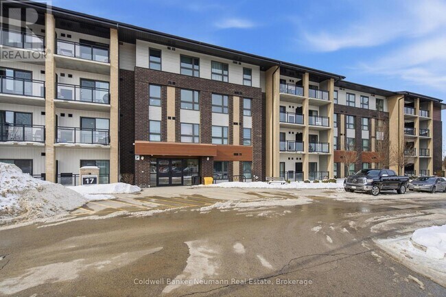 Building Photo - 17 Kay Cres