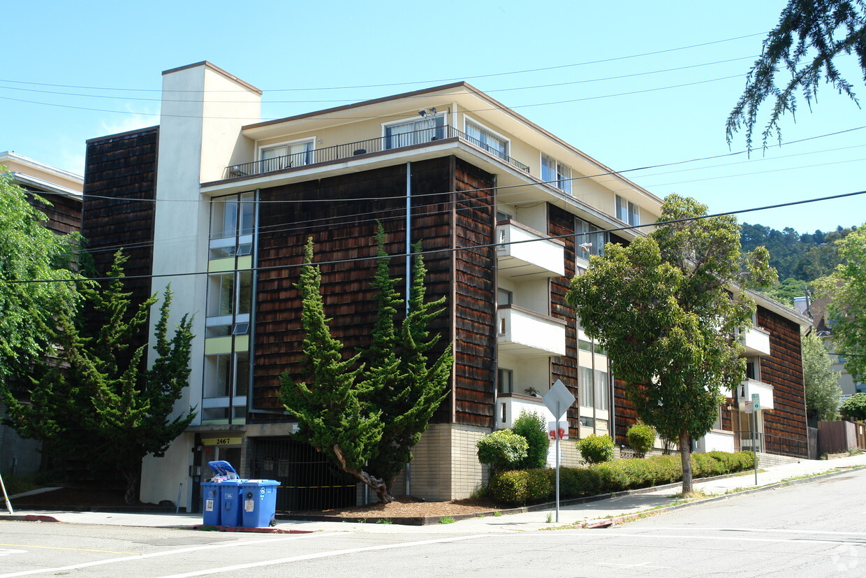 Primary Photo - 2467 Warring St