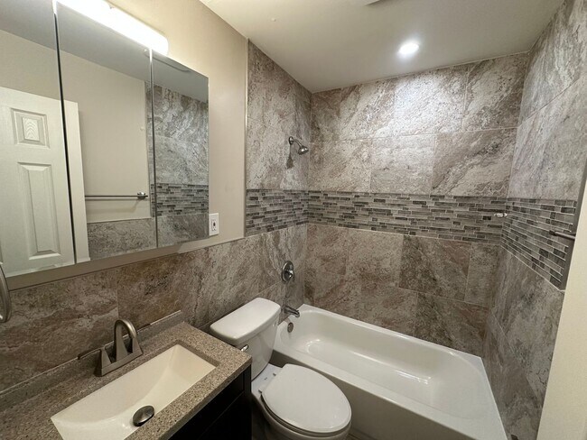 Building Photo - 3020 Northgate Ave