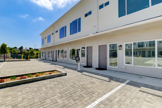 Building Photo - Kyra Apartments