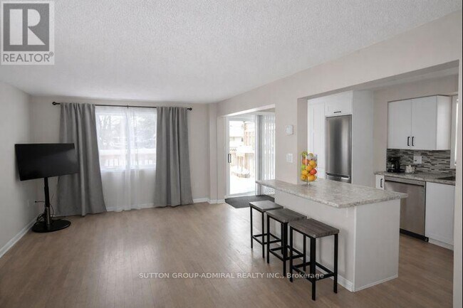 Building Photo - 133 Columbia Rd