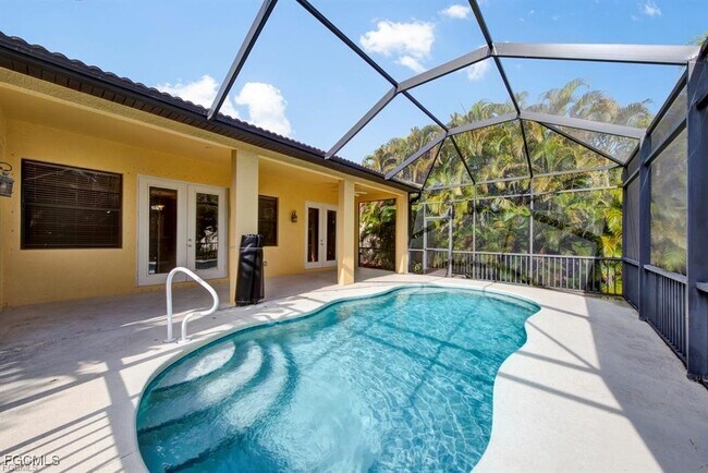 Foto del edificio - 8766 Tropical Ct