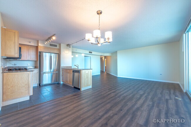 Foto del edificio - 1720 Maple Ave