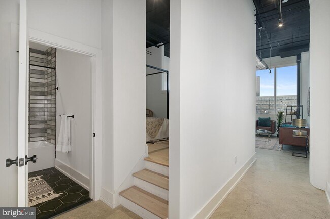 Building Photo - 1218 Snyder Ave