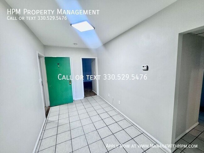 Foto del edificio - 3310 Warrensville Center Rd