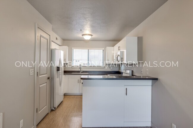 Building Photo - 1081 W 993 N