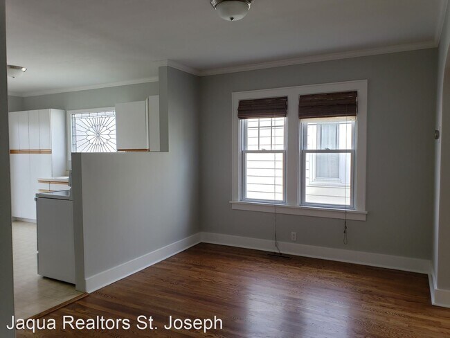 Building Photo - 2 br, 1 bath House - 409 Lasalle Ave.