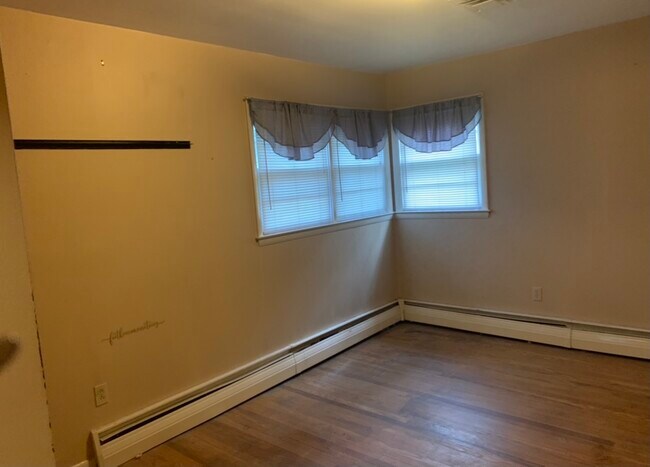 Building Photo - 1540 Chester Pike