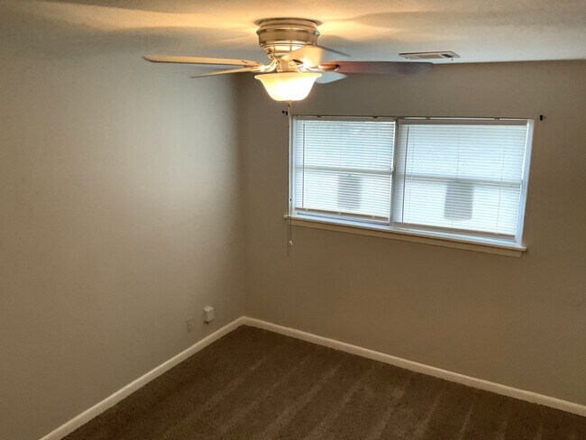 Foto del edificio - 7249 Rhobell St