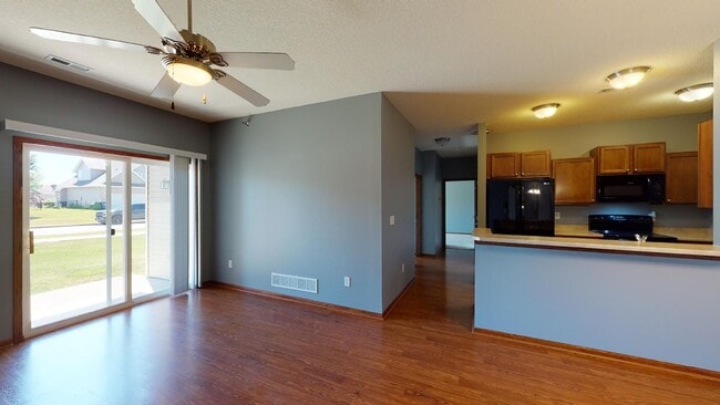 Foto del edificio - Fantastic condo in Ankeny-6mo Lease Option