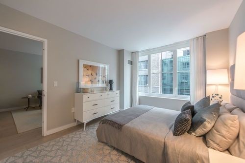 Building Photo - 535 W 43rd St