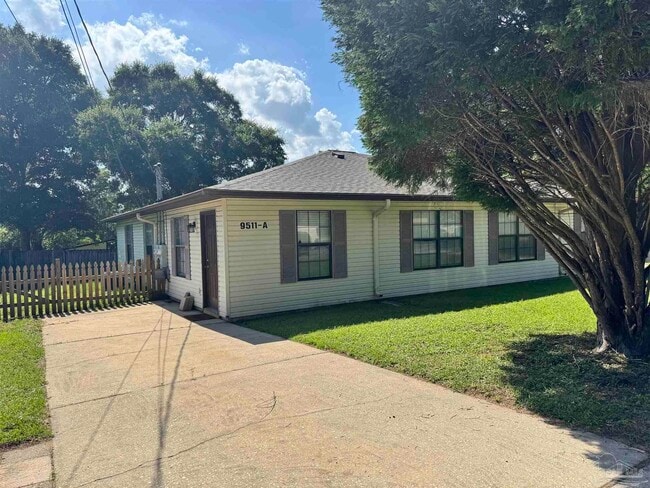 Building Photo - 9511 Sandpiper St