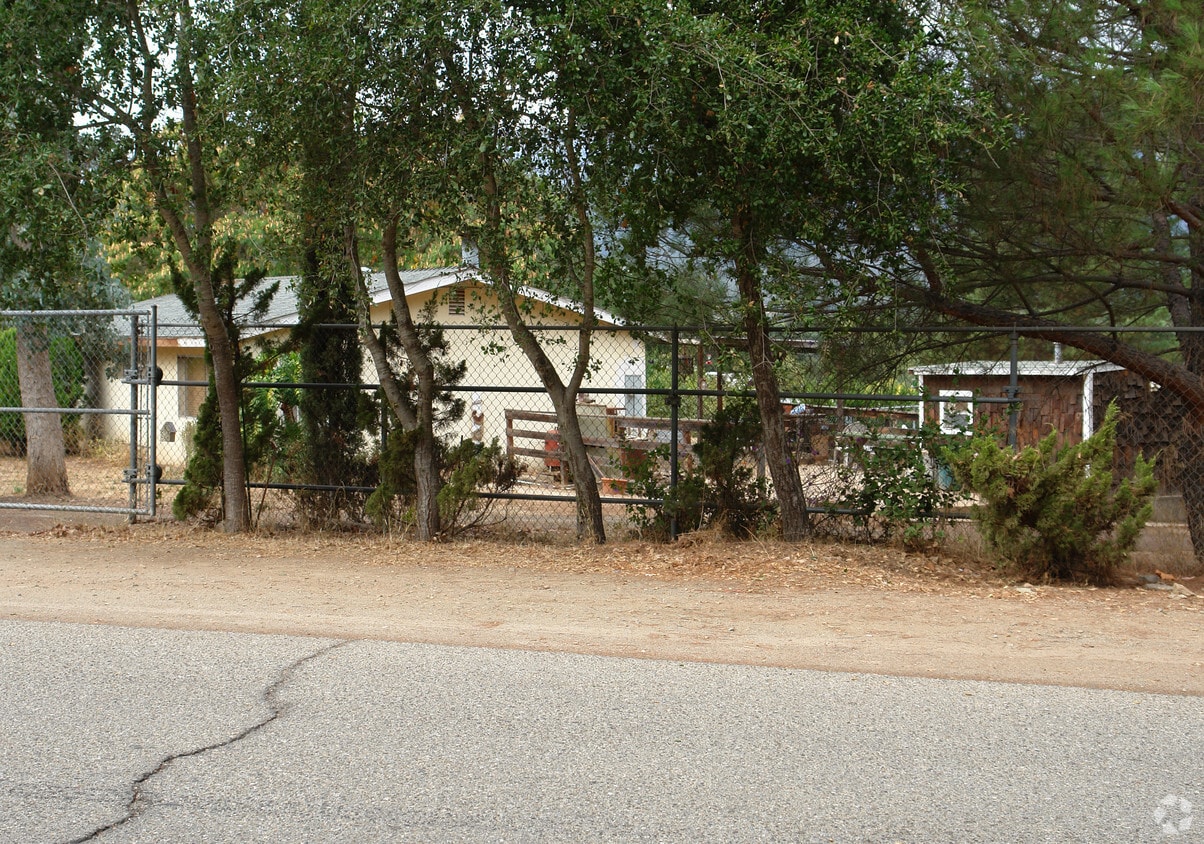 Building Photo - 1451-1463 Orchard Dr