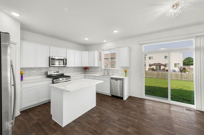 Building Photo - Oswego Two Story Home