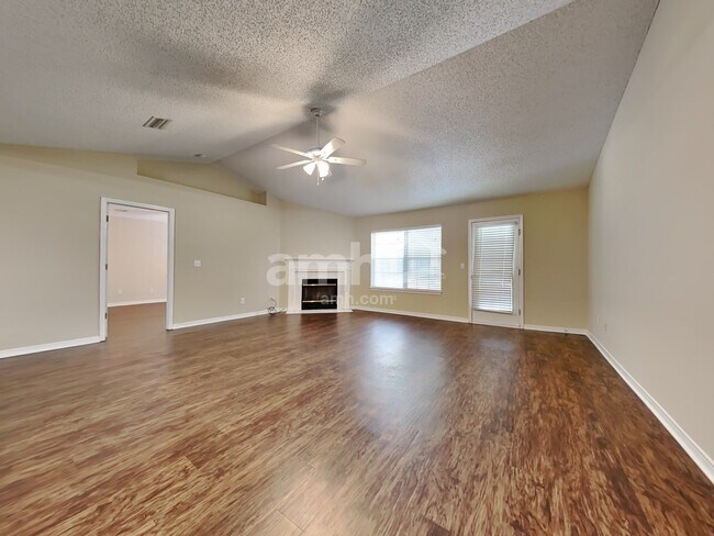 Building Photo - 1288 Summit Oaks Dr W