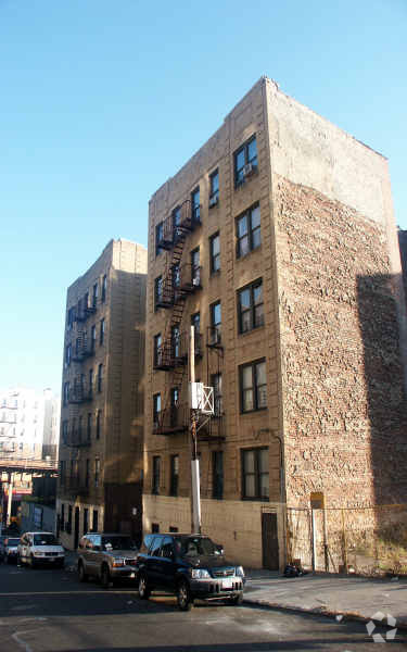 Primary Photo - 10 W 182nd St