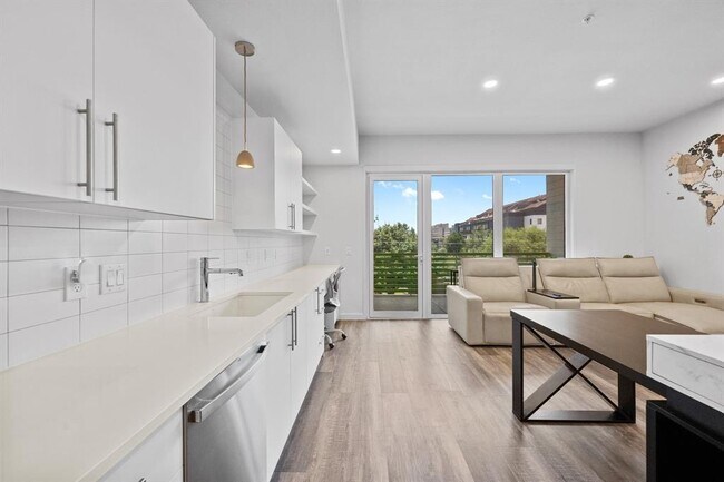 Foto del edificio - 4004 Banister Ln