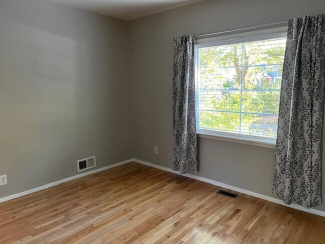 Foto del edificio - Old Town Updated 3 bed home w detached garage