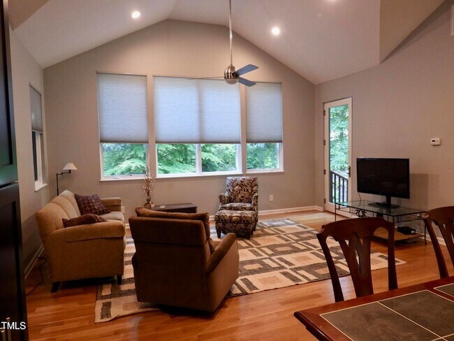 Building Photo - 207 Carolina Farm Rd