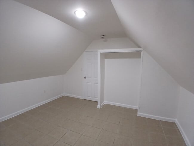 Building Photo - 66 Linden Ave
