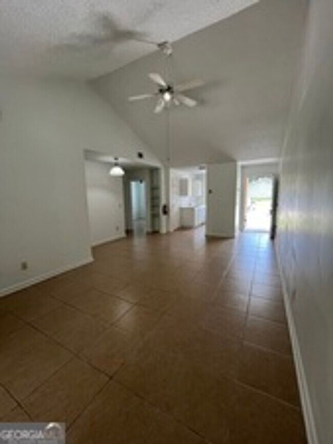 Building Photo - 412/414 Admirals  Walk