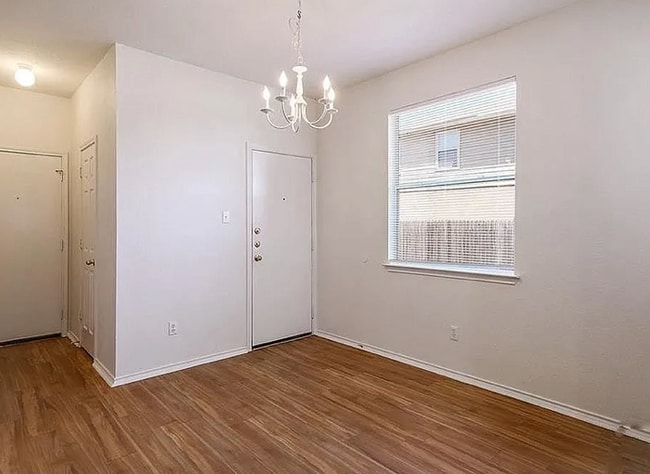 Foto del edificio - 13804 Harris Ridge Blvd