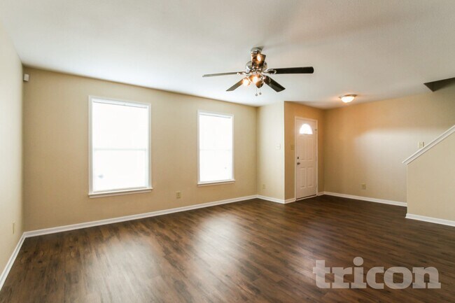 Foto del edificio - 15412 Gallow Ln