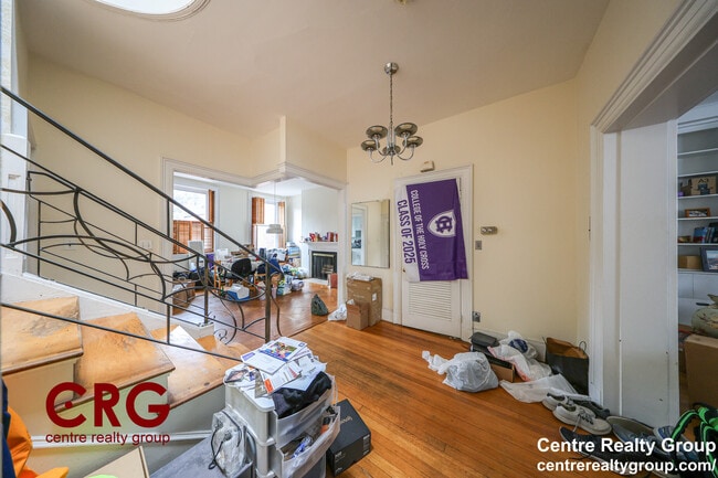 Building Photo - 1714 Beacon St