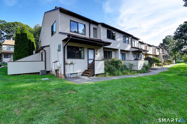 Building Photo - 545 Cypress Rd