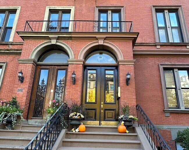 Foto del edificio - 151 Beacon St