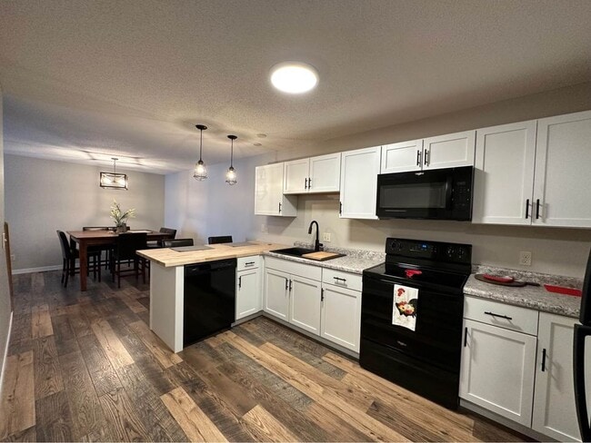 Foto del edificio - 2204 Salvia Ln