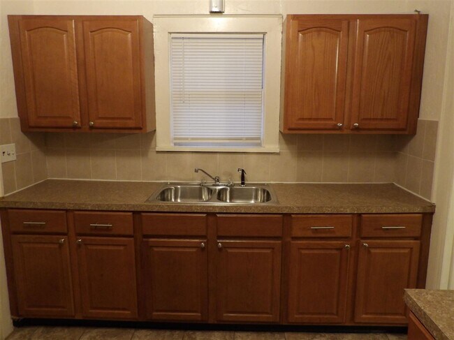 Foto del edificio - 716 NW Ferris Ave