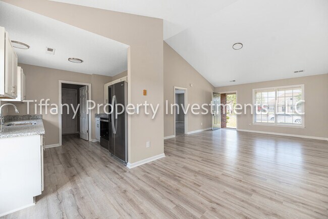 Building Photo - 2427 Hunters Way