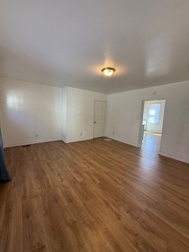 Building Photo - Troy Hill House!-3 Bed 1.5 Bath in Northside
