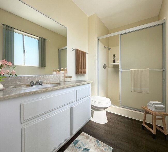 Building Photo - Villa Tarzana Apartments