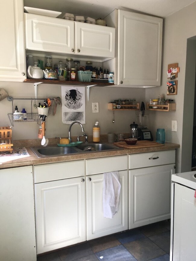 Building Photo - 601 S 13th St