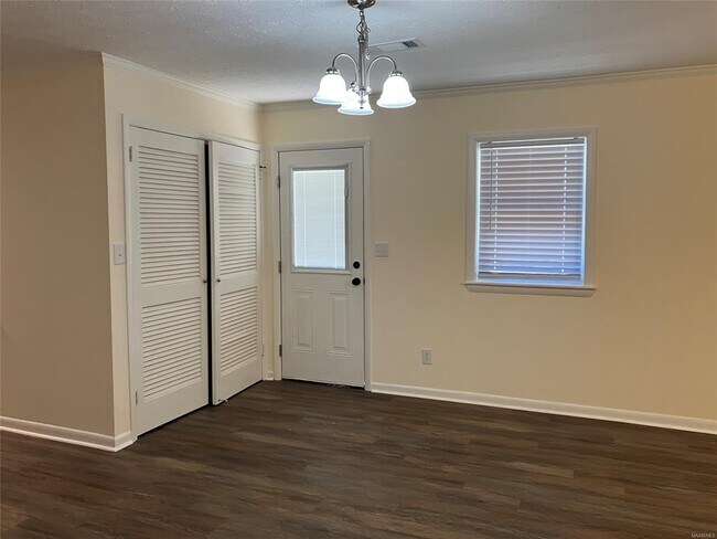 Building Photo - 5421 Shady Dr