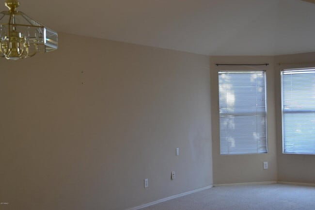 Foto del edificio - 8240 E Obispo Ave