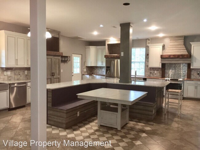 Building Photo - 4 br, 3.5 bath House - 1800 Warren Hollow Rd.