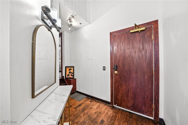Foto del edificio - 408 W St Clair Ave