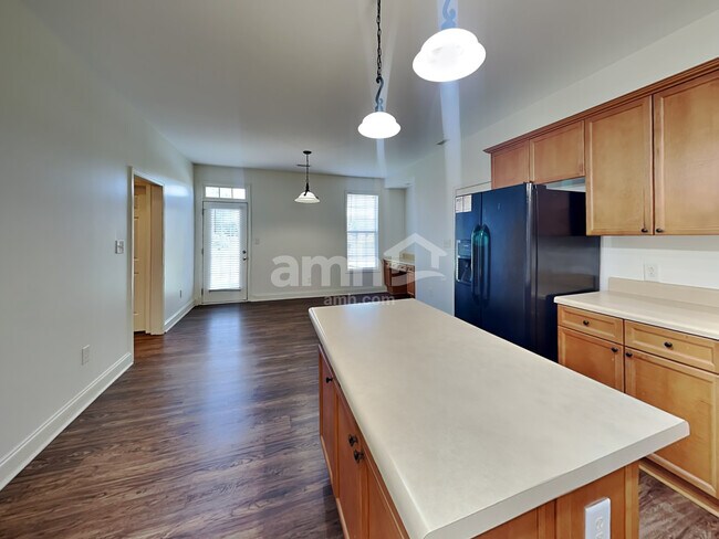 Building Photo - 4002 Sages Ave