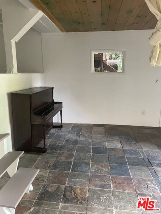 Building Photo - 6933 Vanland Trl