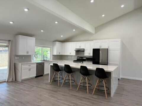 Foto del edificio - 2107 W Almond Ave