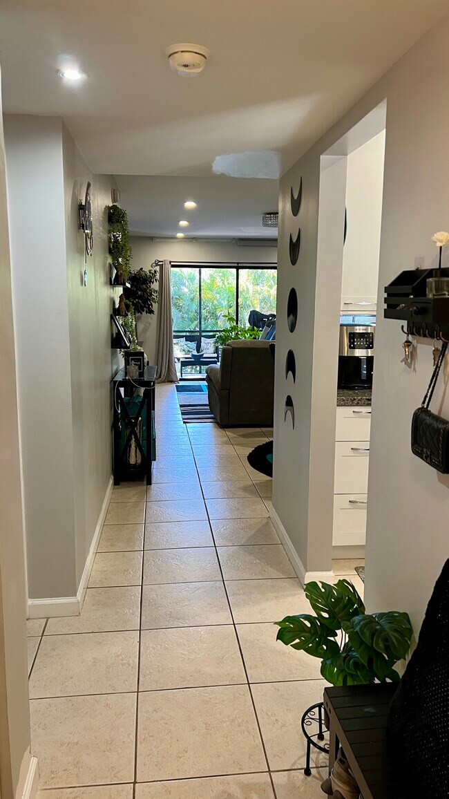 Entry Way 2 - 140 S Cypress Rd