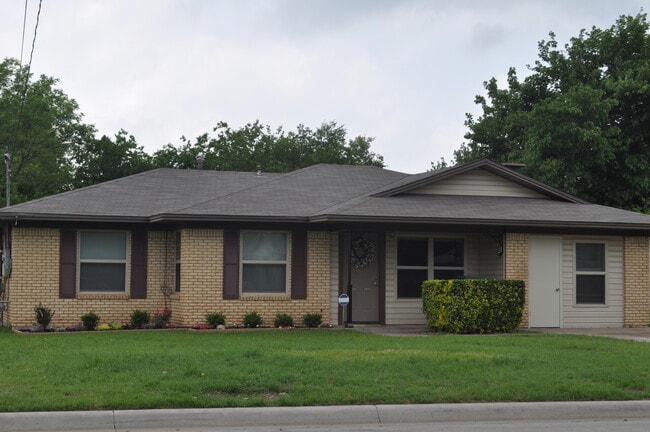 Building Photo - 817 Mulkey Ln