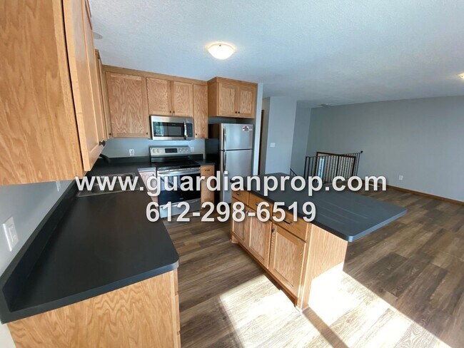 Foto del edificio - 2190-2194 Coon Rapids Blvd