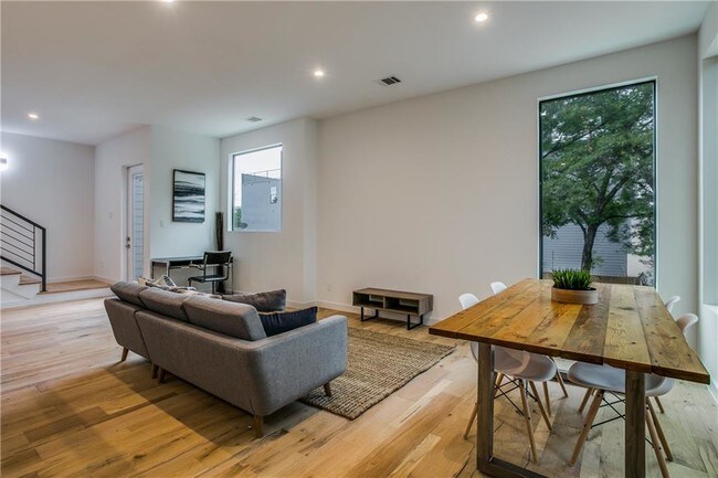 Foto del edificio - 2627 Kimsey Dr