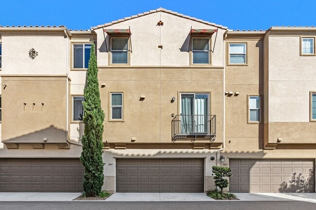 Building Photo - 4 bedroom - Pacific Ridge in Oceanside