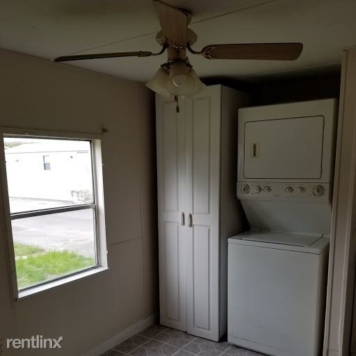 Building Photo - 3 br, 1 bath House - 18 Trails End Road